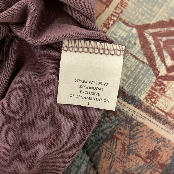 NWOT Loveappella embellished tank top size small. - Picture 2 of 5